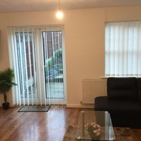 Quiet Residential Area Within Easy Reach Of Town Apartment แมนเชสเตอร์ ภายนอก รูปภาพ